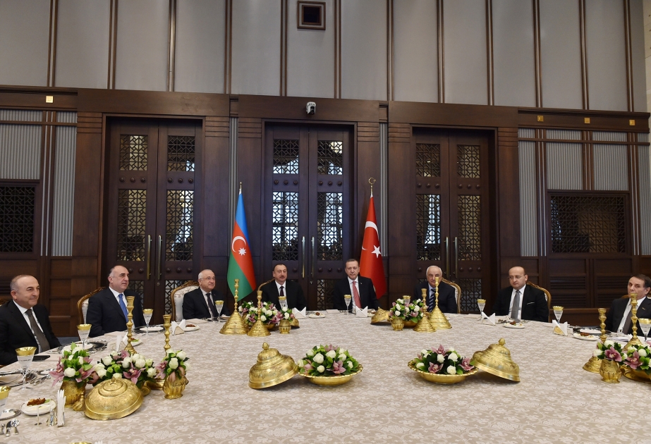 Gemeinsames Mittagessen der Präsidenten von Aserbaidschan und der Türkei