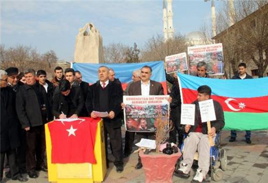 Kəlbəcərdə girov götürülmüş azərbaycanlılarla bağlı İğdırda etiraz aksiyası keçirilib