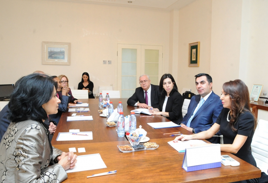 Delegation der University of Houston besucht die Bakuer Filiale der Lomonossow-Universität