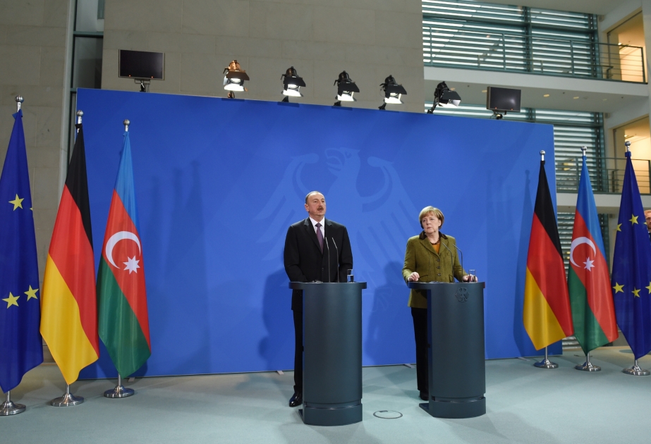 Pressekonferenz des Präsidenten von Aserbaidschan Ilham Aliyev und der deutschen Bundeskanzlerin Angela Merkel VIDEO