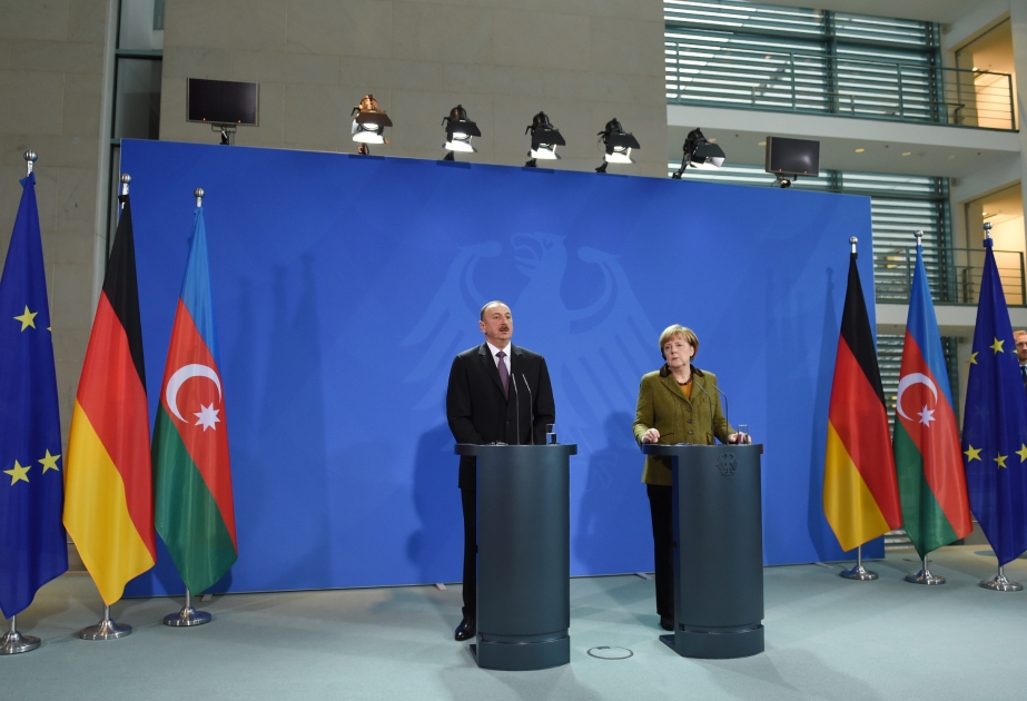 Conférence de presse du président azerbaïdjanais Ilham Aliyev et de la chancelière allemande Angela Merkel VIDEO