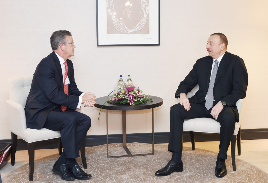 الرئيس إلهام علييف يلتقي رئيس شركة Swiss Re Global Partnership