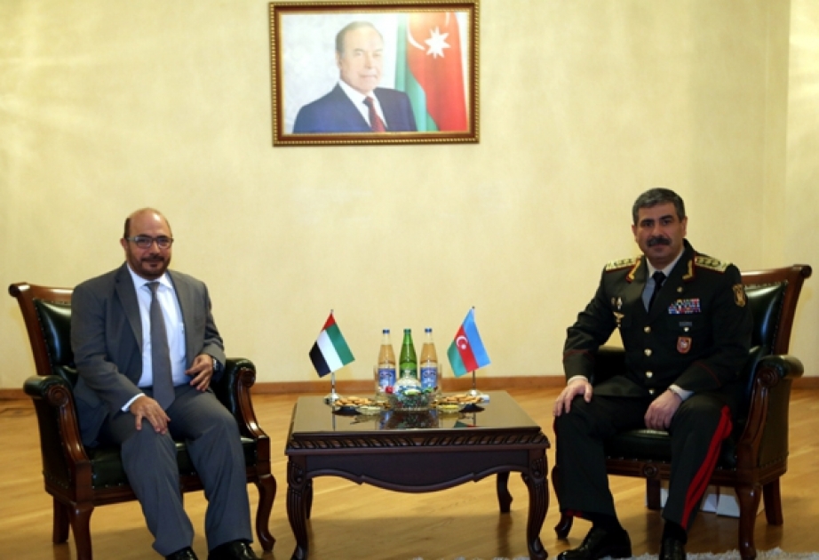 Entretien du ministre de la Défense azerbaïdjanais avec le major général émirien