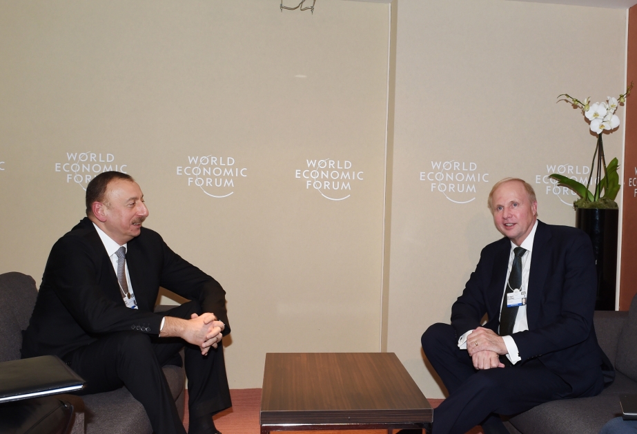 Davos: Treffen des Präsidenten Ilham Aliyev mit dem Geschäftsführer von bp Robert Dudley VIDEO
