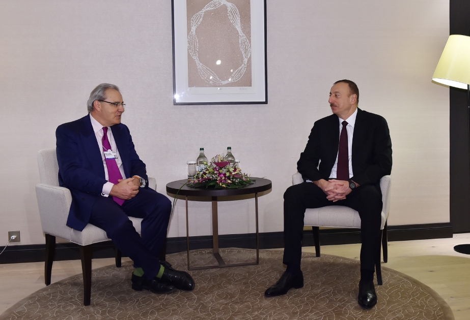 Davos: Treffen des Präsidenten Ilham Aliyev mit dem Geschäftsführer der Gesellschaft “Gaz de France Suez” VIDEO