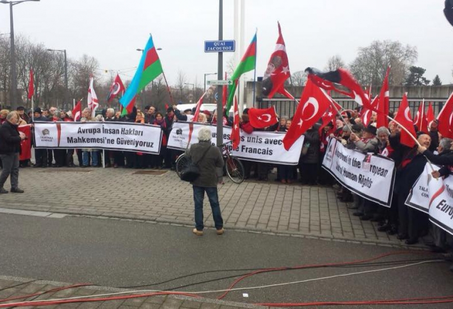 Doğu Perinçekin məhkəməsi ilə bağlı keçirilmiş aksiyada Azərbaycanın diaspor təşkilatları da iştirak ediblər