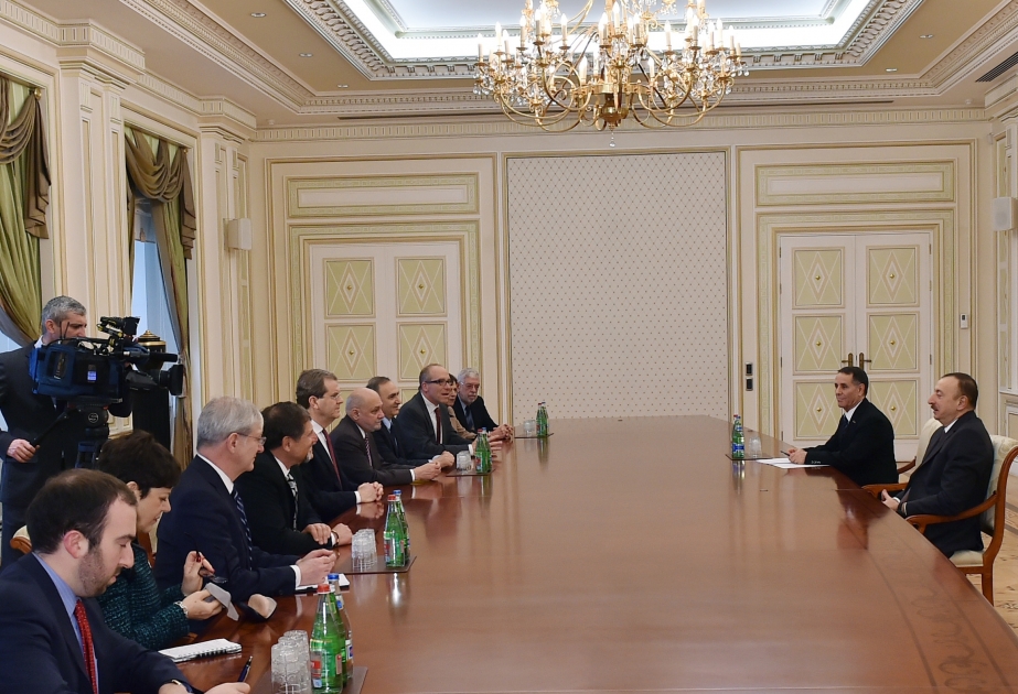 Президент Азербайджана Ильхам Алиев принял делегацию во главе с исполнительным директором Американского еврейского комитета ВИДЕО