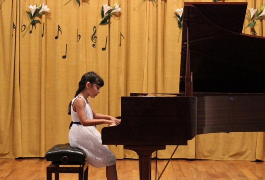 Восьмилетняя Ройа Гусейнова стала лауреатом международного конкурса
