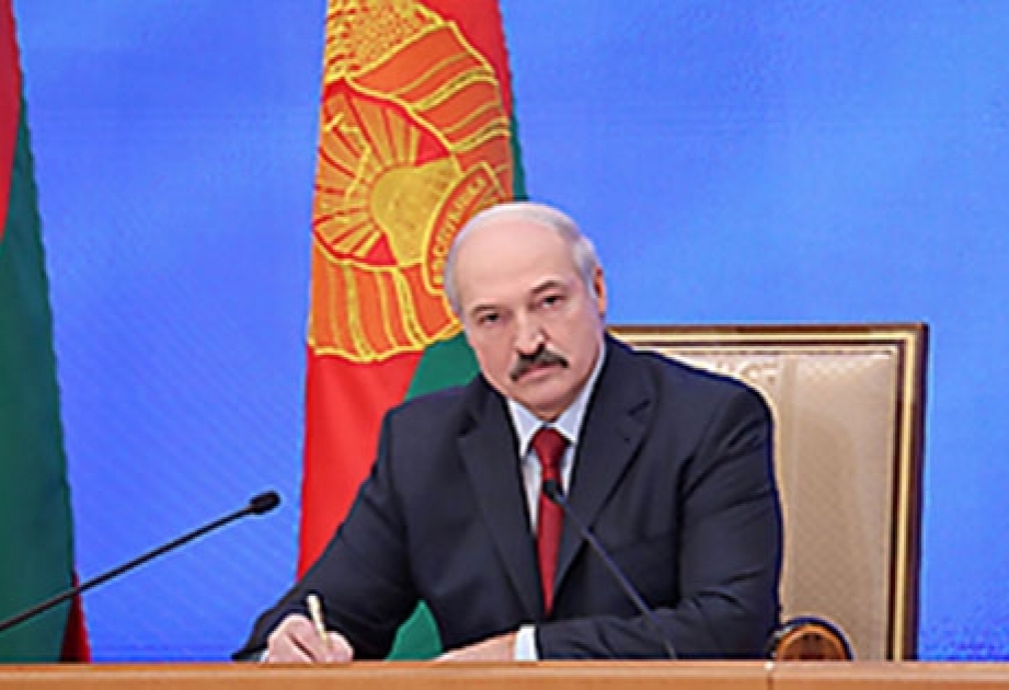 Президент Беларуси Александр Лукашенко поздравил Полада Бюльбюльоглу с юбилеем