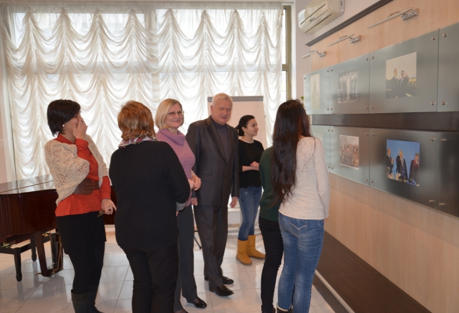 Bakou : l’exposition de photos « L’histoire de la diplomatie et les manuels »
