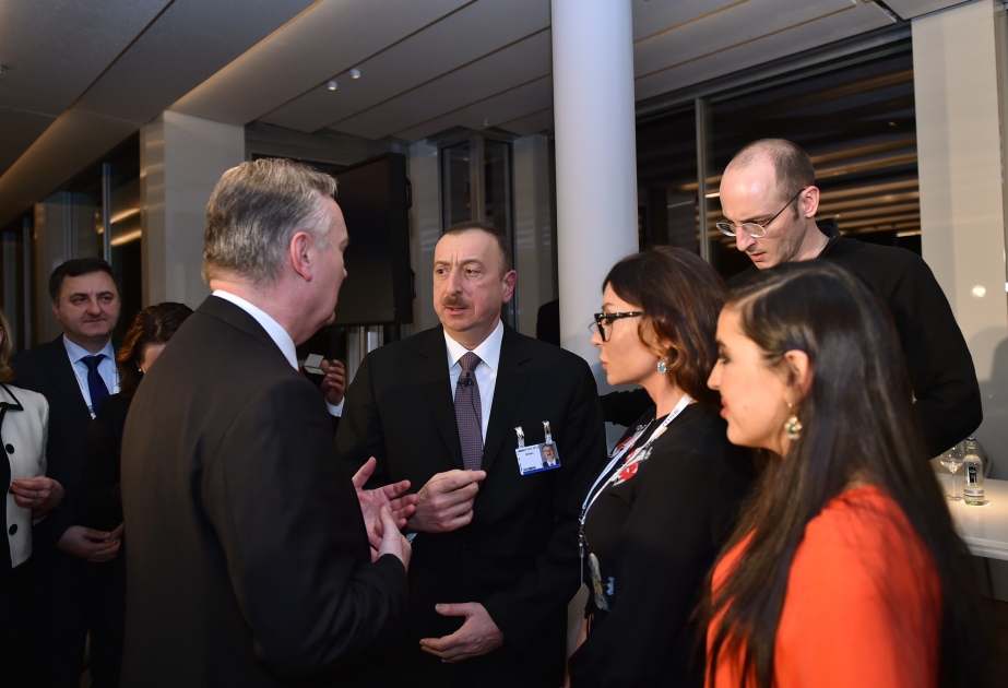 Im Rahmen der Münchner Sicherheitskonferenz nahm Präsident Ilham Aliyev an einer Paneldiskussion zum Thema „Neben der Ukraine - ungelöste Konflikte in Europa“ VIDEO