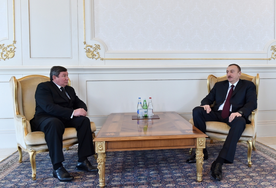 Le président Ilham Aliyev a reçu les lettres de créance du nouvel ambassadeur kirghiz VIDEO