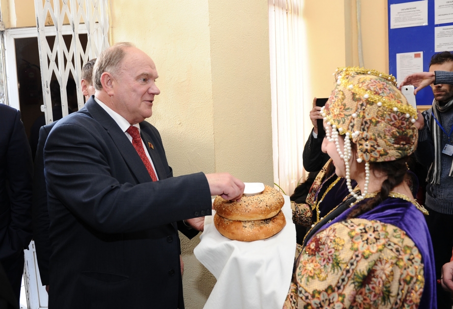 В Русской общине Азербайджана состоялась встреча с делегацией, возглавляемой Г.Зюгановым