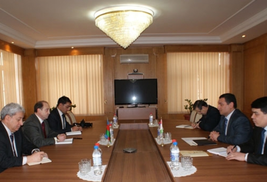 阿塞拜疆大使会见塔吉克斯坦经济发展和贸易部长