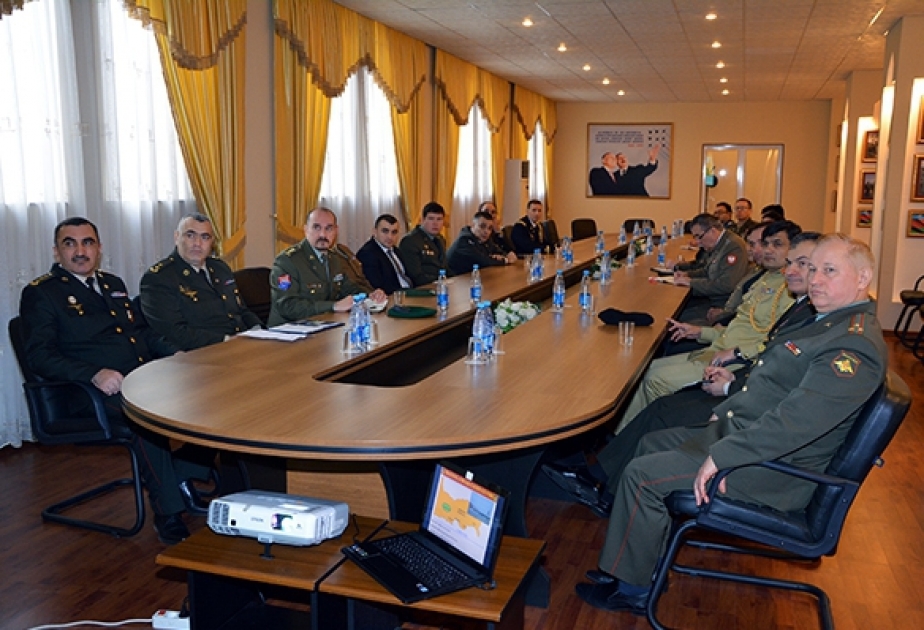 Les attachés militaires étrangers visitent les établissements militaires d’enseignement en Azerbaïdjan