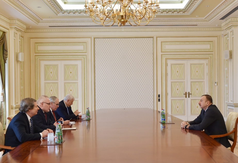 Le président Ilham Aliyev s’est entretenu avec les coprésidents du Groupe de Minsk de l’OSCE et le représentant spécial du président en exercice de l’OSCE VIDEO