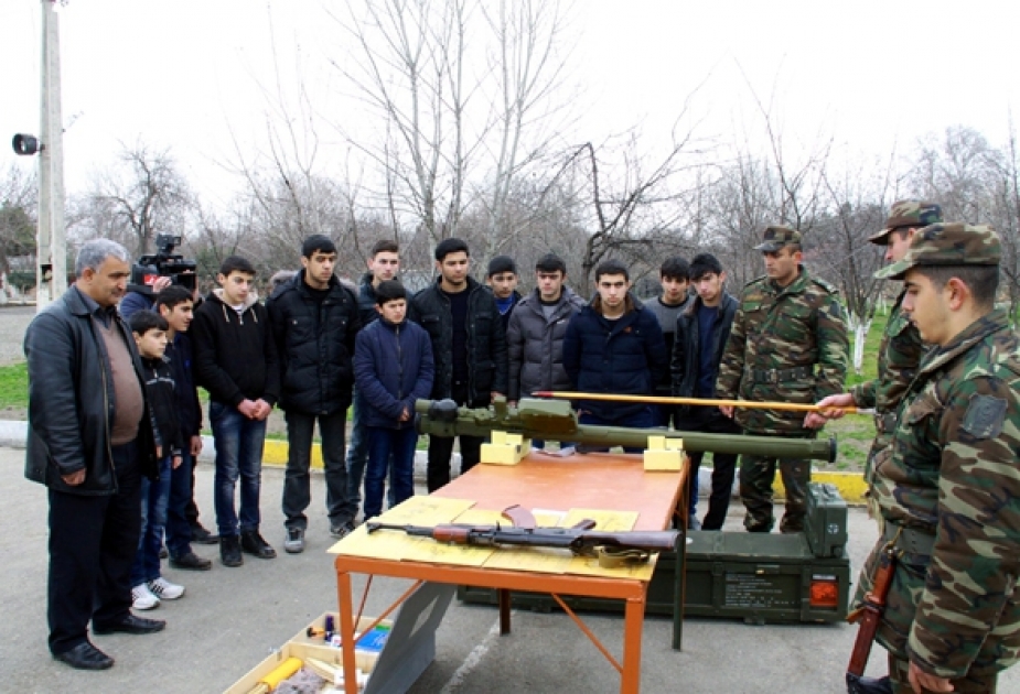 “Ordu xalqın dayağıdır” mövzusunda keçirilən silsilə tədbirlər sona çatıb