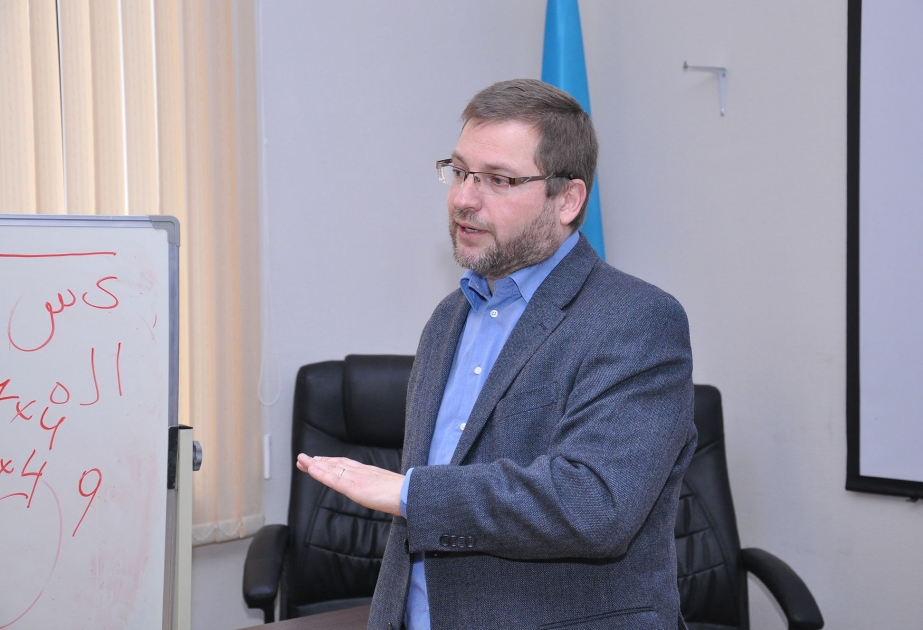 Доктор Университета Хебру прочел лекцию студентам Университета языков