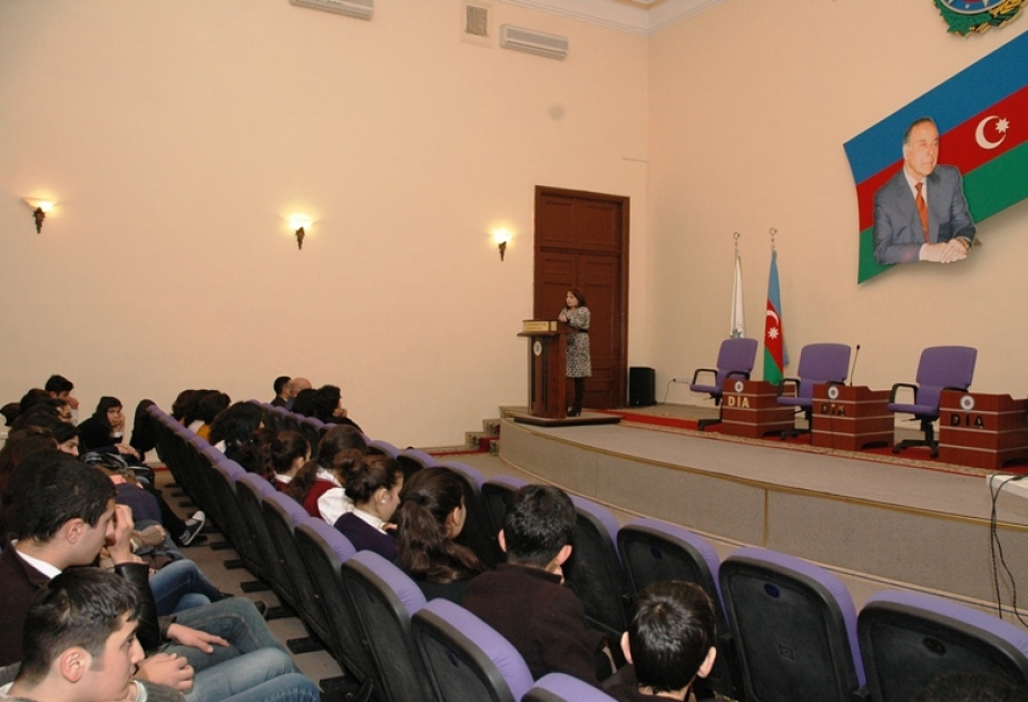 Səbail rayon məktəbliləri ulu öndər Heydər Əliyevin zəngin irsinə böyük maraq göstərirlər