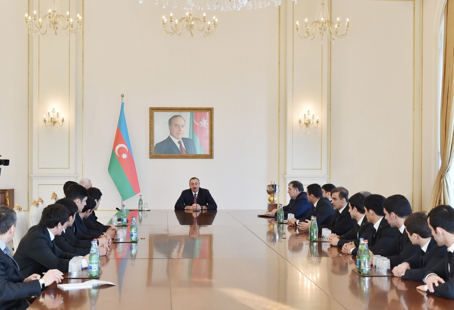 President Ilham Aliyev received the members of the national Greco-Roman wrestling team who won the World Cup VIDEO