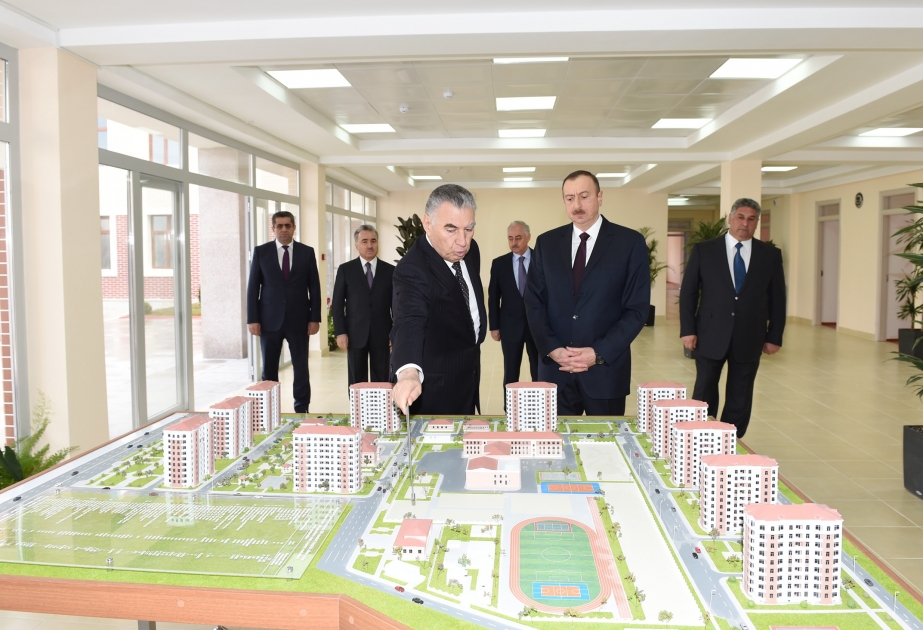 Le président azerbaïdjanais Ilham Aliyev s’est rendu au complexe d’habitation nouvellement aménagé pour les familles déplacées à Mingatchevir VIDEO