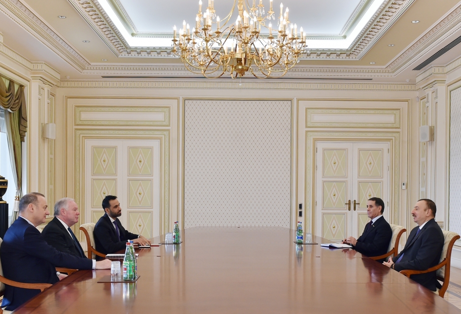 Le président Ilham Aliyev s’est entretenu avec l’envoyé du Premier ministre britannique sur les affaires commerciales VIDEO