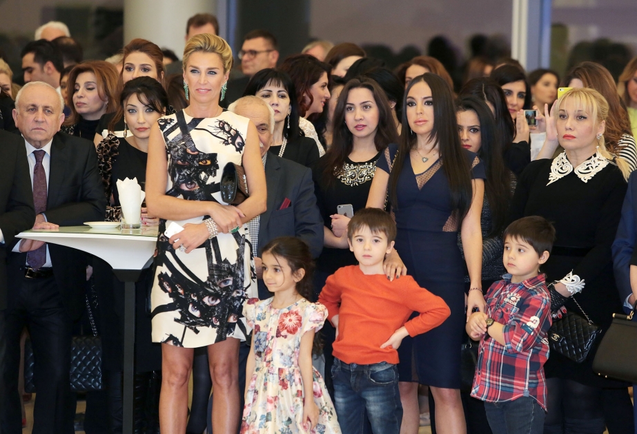 Les œuvres de Leyla Aliyeva et de Stephen Webster sont exposées au Centre Heydar Aliyev
