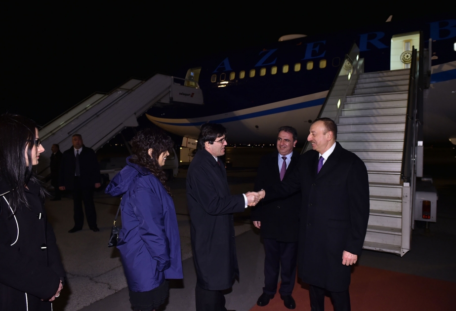 Präsident Ilham Aliyev zu einem Staatsbesuch in Bulgarien angekommen VIDEO