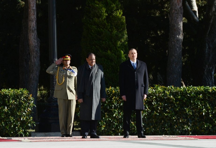 Cérémonie officielle d’accueil en l’honneur du président pakistanais Mamnoon Hussain VIDEO