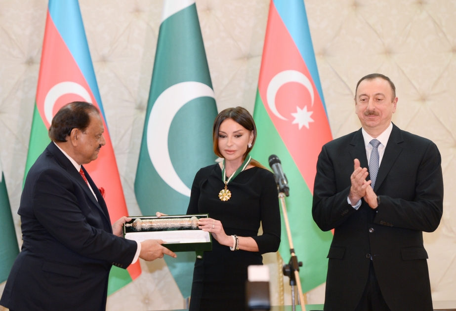 Azərbaycanın birinci xanımı Mehriban Əliyevaya Pakistanın “Hilal-e-Pakistan” ordeni təqdim olunub VİDEO