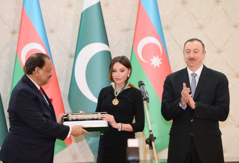 First Lady von Aserbaidschan Mehriban Aliyeva der Orden „Hilal-e-Pakistan“ von Pakistan ausgehändigt VIDEO