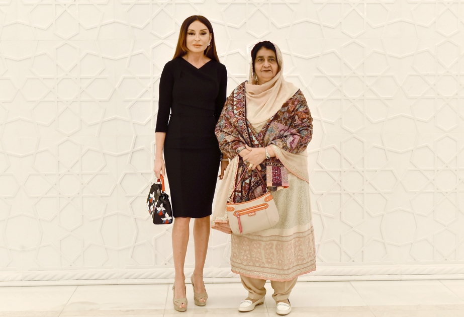 La première dame d’Azerbaïdjan Mehriban Aliyeva a rencontré la première dame du Pakistan Mahmooda Mamnoon