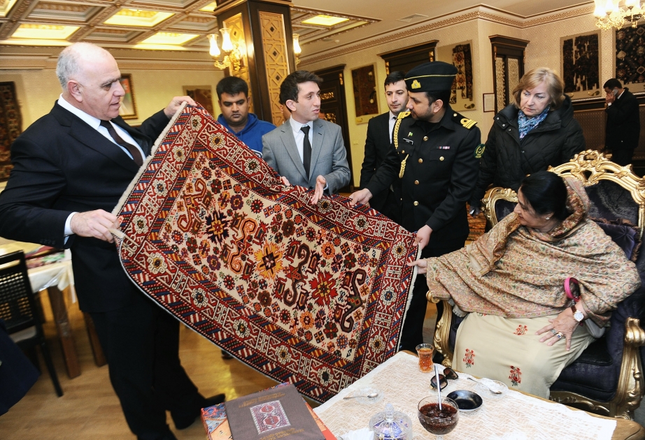 First lady of Pakistan visits Azerilma carpet gallery