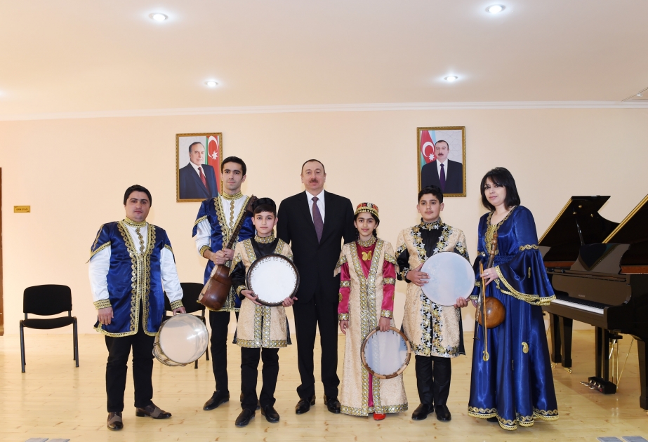 Präsident Ilham Aliyev hat in der Region Barda an der Eröffnung einer Kinderkunstschule teilgenommen VIDEO