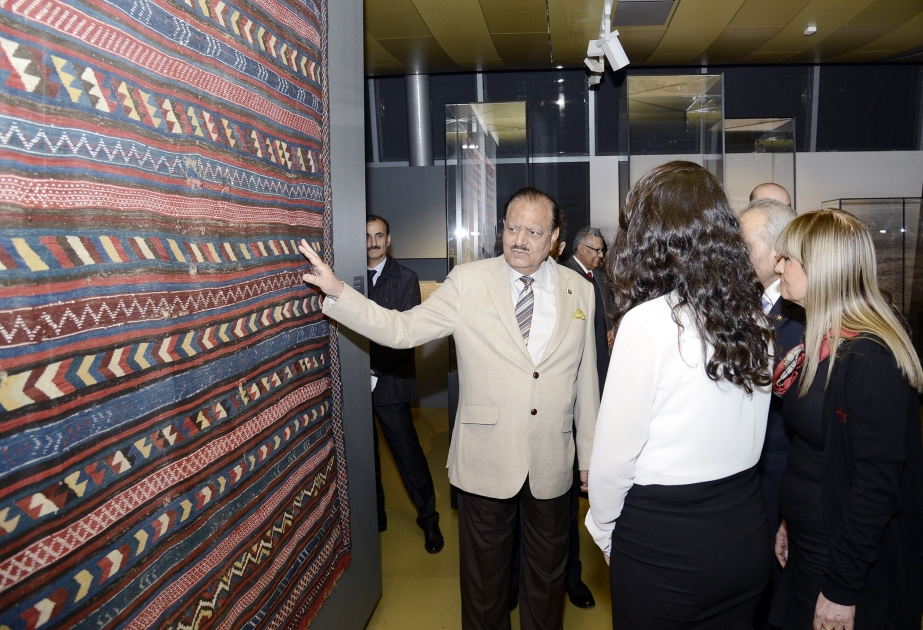 Besuch des pakistanischen Präsidenten im Teppichmuseum