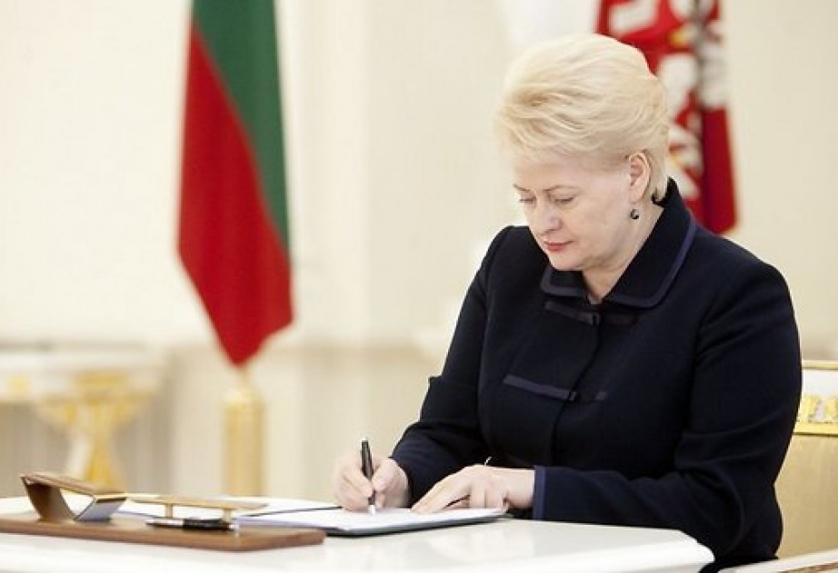 Президент Литвы подписала поправку о возвращении армейского призыва