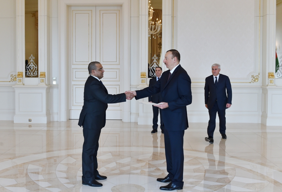 Prezident İlham Əliyev Seyşel Adaları Respublikasının Azərbaycanda yeni təyin olunmuş səfirinin etimadnaməsini qəbul edib VİDEO