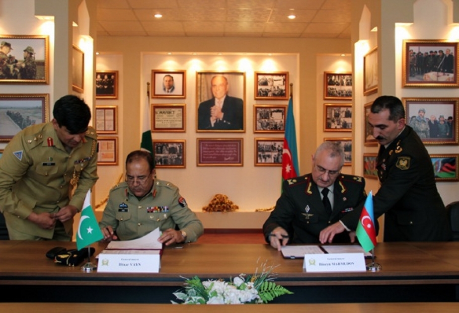 L’Azerbaïdjan et le Pakistan signent un protocle de coopération militaire bilatérale