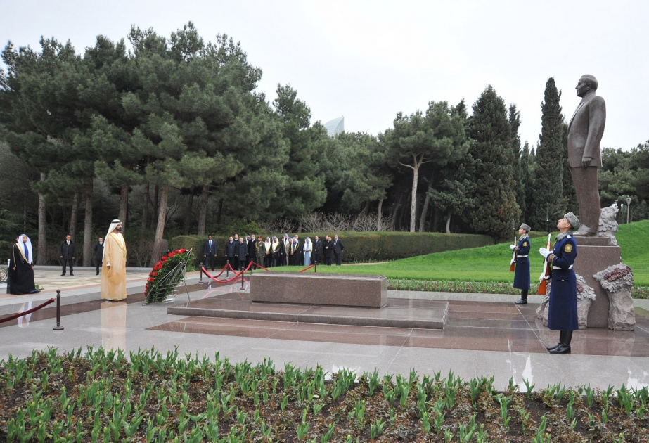 Ulu öndər Heydər Əliyevin məzarını ziyarət