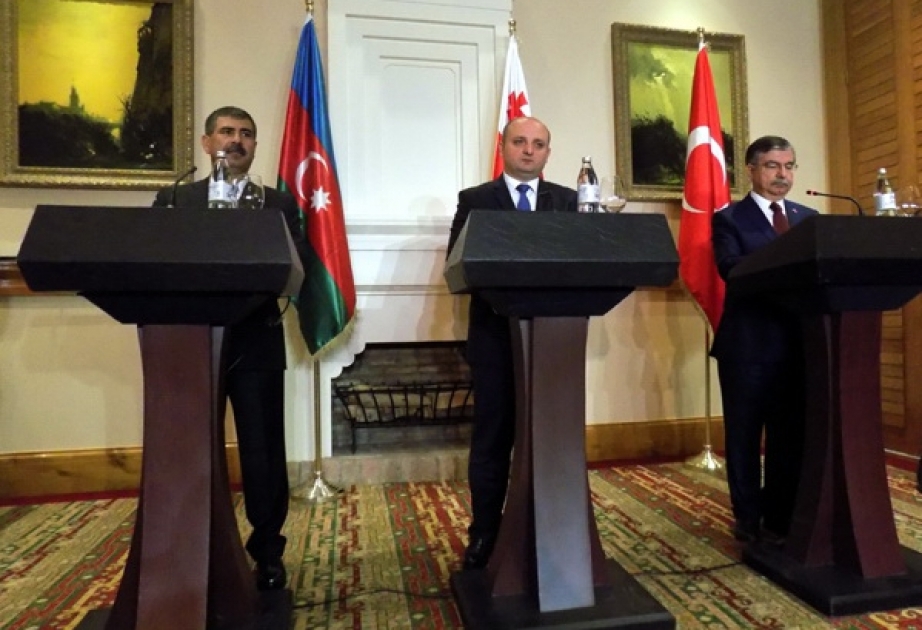 Azərbaycan, Gürcüstan və Türkiyə Müdafiə nazirlikləri arasında üçtərəfli əməkdaşlıq regionun inkişafına xidmət edir