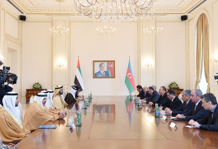 Entretien du président Ilham Aliyev et du Cheikh Mohammed bin Rachid Al Maktoum avec la participation des délégations VIDEO