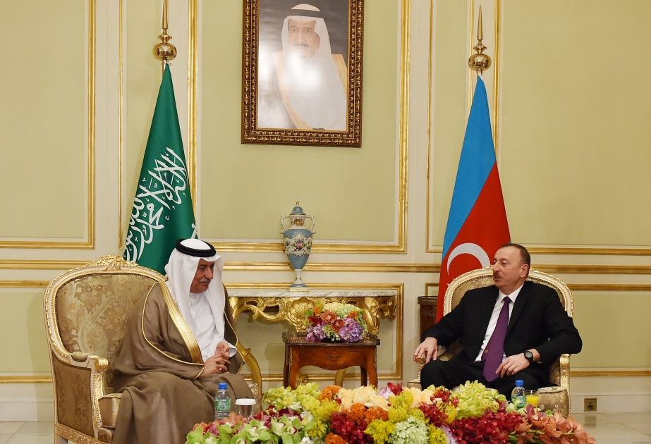 الرئيس الأذربيجاني يلتقي وزير المالية السعودي