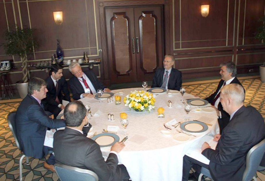 Former presidents meet in Istanbul