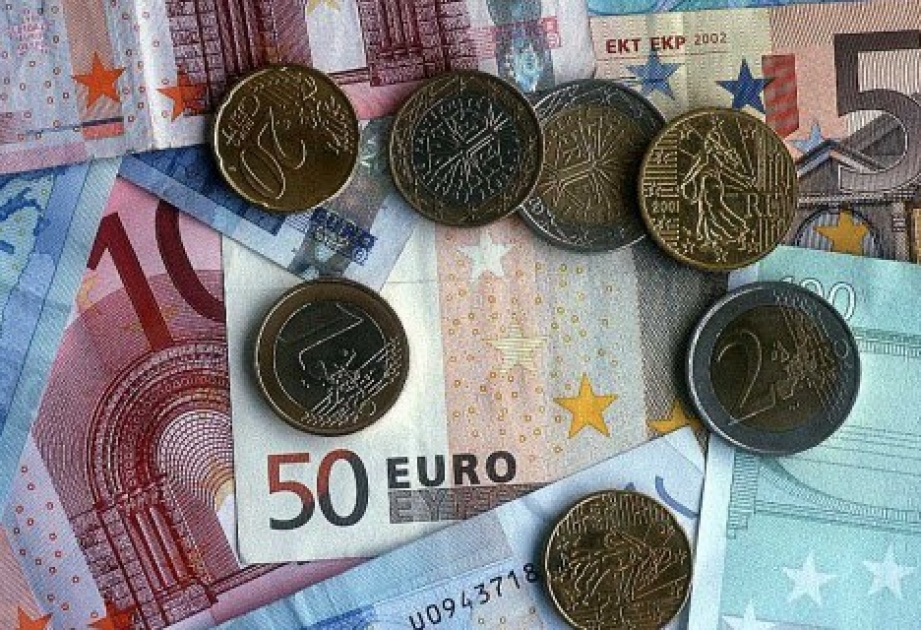 Dünyanın mərkəzi bankları avrodan imtina edir