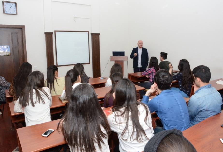 Un représentant de l’Université de Cardiff a donné une conférence à l’Université Nationale d’Economie d’Azerbaïdjan