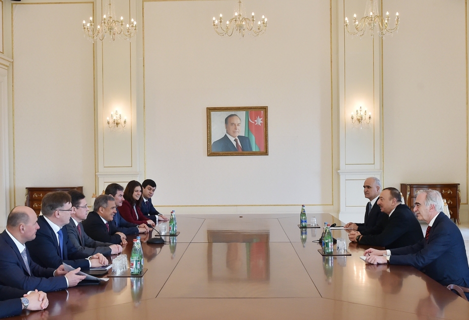 Aserbaidschans Präsident Ilham Aliyev hat eine Delegation um den Präsidenten der Republik Tatarstan empfangen VIDEO