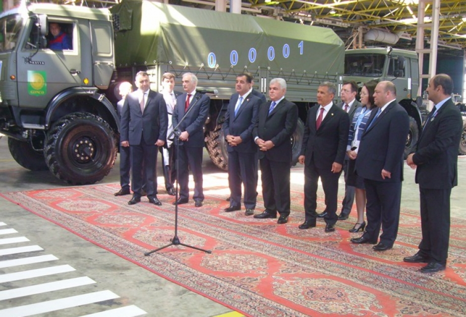 Präsident von Tatarstan hat an der Eröffnung einer Kraftwagenmontagehalle „KamAZ“ im Autowerk Ganja teilgenommen