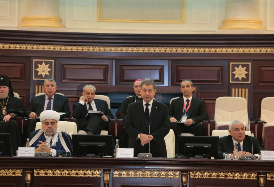 Bakıda keçirilən beynəlxalq konfransda İslam maarifçiliyinin aktual problemləri müzakirə olunur