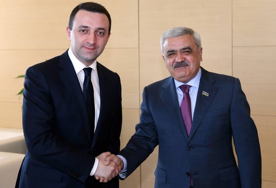 Treffen des SOCAR-Präsidenten Rovnag Abdullayev mit dem Ministerpräsidenten Georgiens Irakli Gharibaschwili
