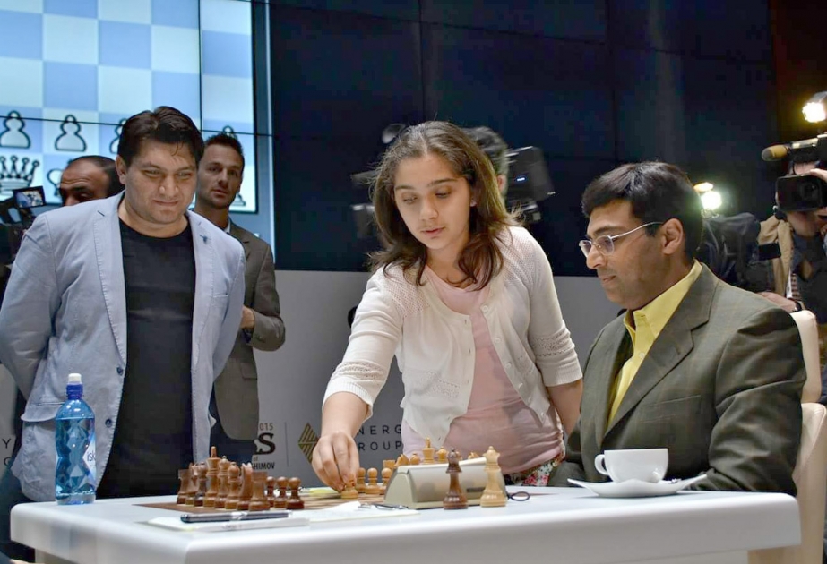 Племянница Вугара Гашимова сделала первый ход в «ShamkirChess 2015»